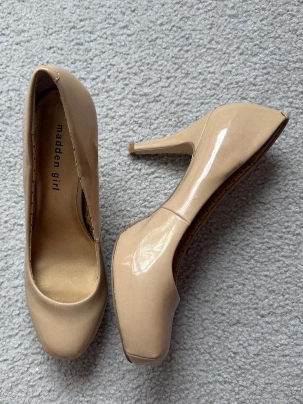 Madden Girl Women's Tan and Cream Heels